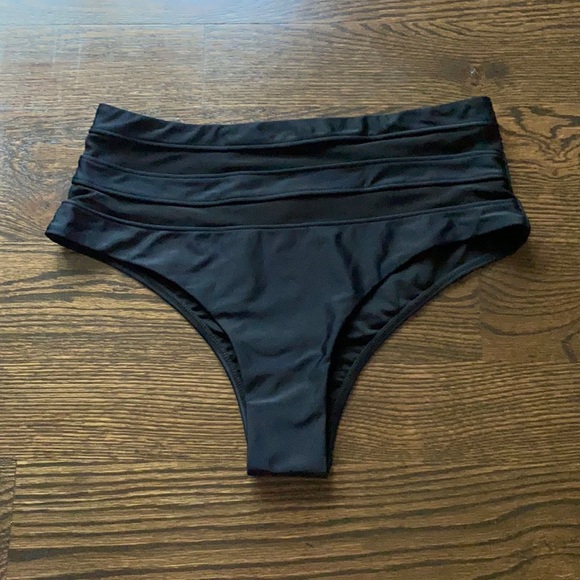 Bikini set - Picture 2 of 3